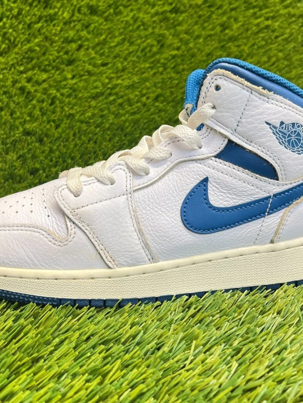 Nike Air Jordan 1 Mid Boys Size 7Y White Blue Athletic Basketball Shoes Sneakers